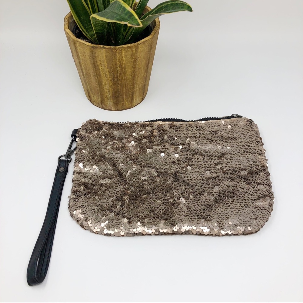 Merona Sequenced Wristlet